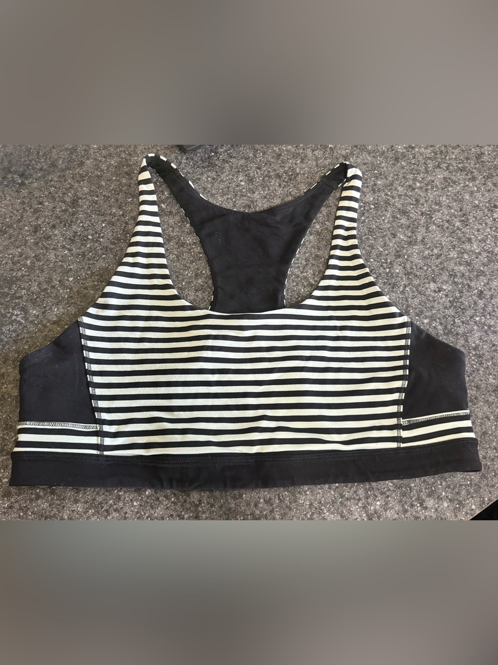 Lululemon Run Top Speed Racerback Bra
Classic Stripe Mint Moment Size 10